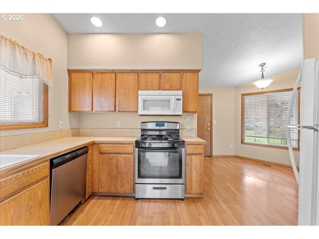 2931 Hollywood Dr Ne, Salem, OR 97305