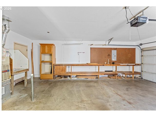 2931 Hollywood Dr Ne, Salem, OR 97305