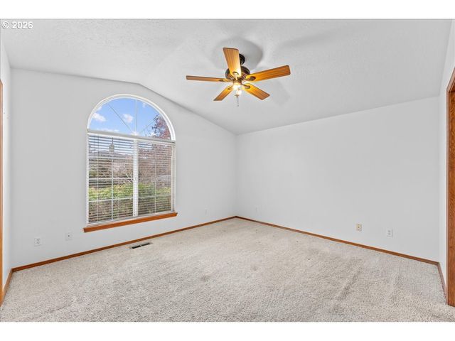 2931 Hollywood Dr Ne, Salem, OR 97305