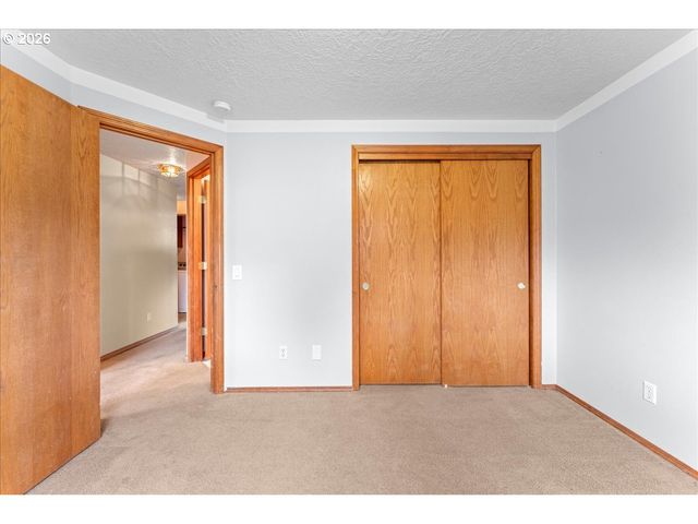 2931 Hollywood Dr Ne, Salem, OR 97305