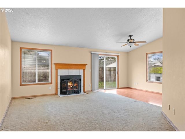 2931 Hollywood Dr Ne, Salem, OR 97305