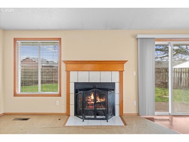 2931 Hollywood Dr Ne, Salem, OR 97305