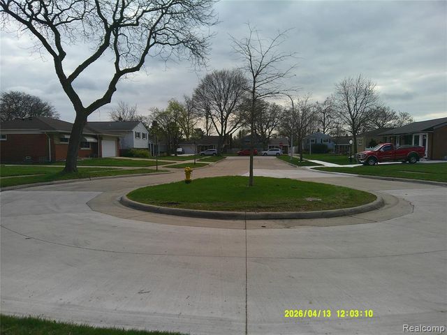 2803 Lexington Court, Trenton, MI 48183