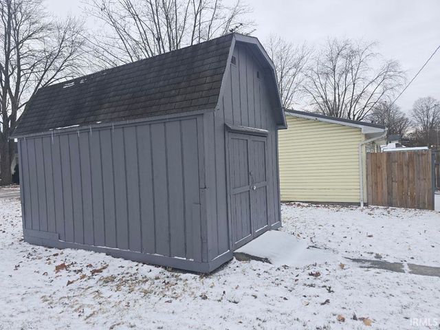 401 E 2nd Street, Fairmount, IN 46928