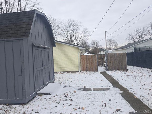 401 E 2nd Street, Fairmount, IN 46928