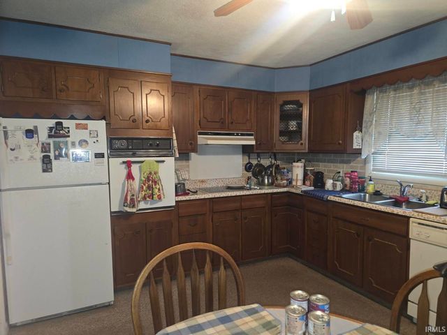 401 E 2nd Street, Fairmount, IN 46928