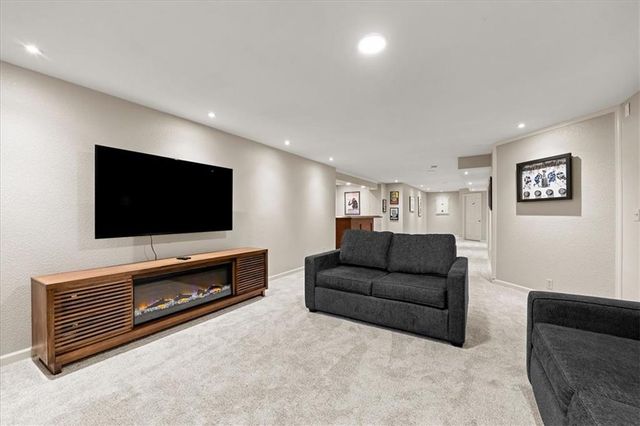 15902 W 161st Street, Olathe, KS 66062