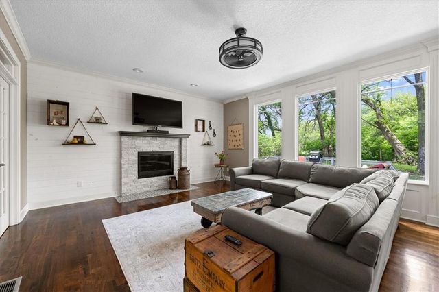 15902 W 161st Street, Olathe, KS 66062