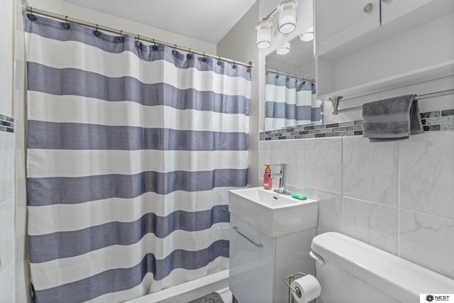 2951 N 70 Street, Lincoln, NE 68507