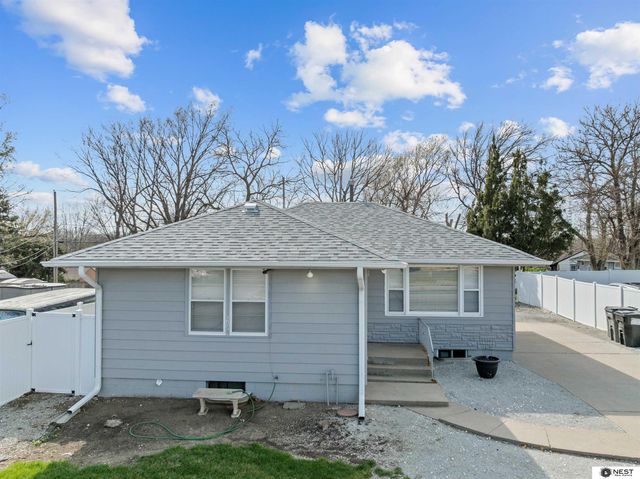 2951 N 70 Street, Lincoln, NE 68507