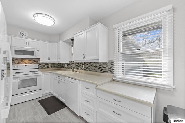 2951 N 70 Street, Lincoln, NE 68507