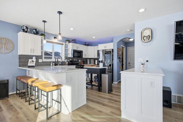 717 35th Avenue E, West Fargo, ND 58078