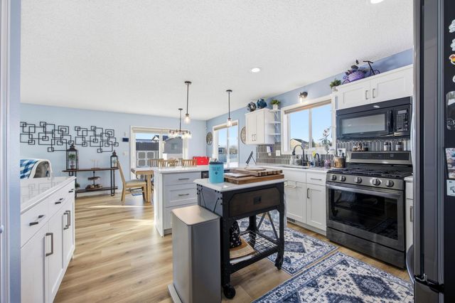 717 35th Avenue E, West Fargo, ND 58078