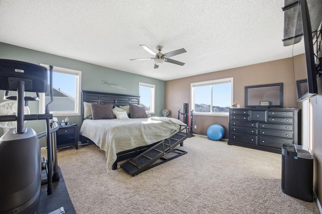 717 35th Avenue E, West Fargo, ND 58078