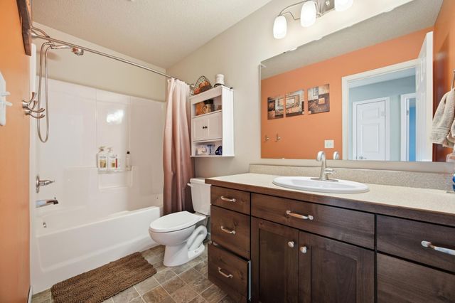 717 35th Avenue E, West Fargo, ND 58078