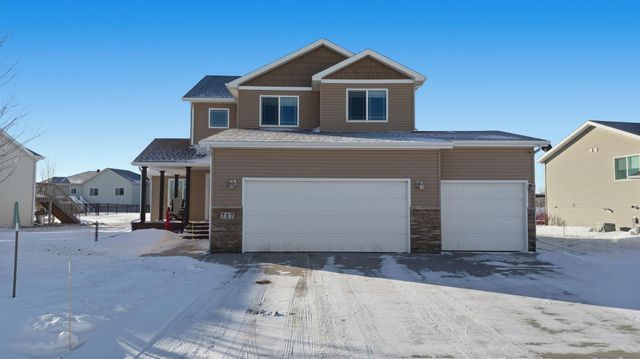 717 35th Avenue E, West Fargo, ND 58078