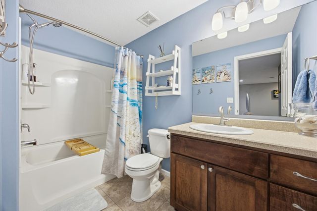 717 35th Avenue E, West Fargo, ND 58078