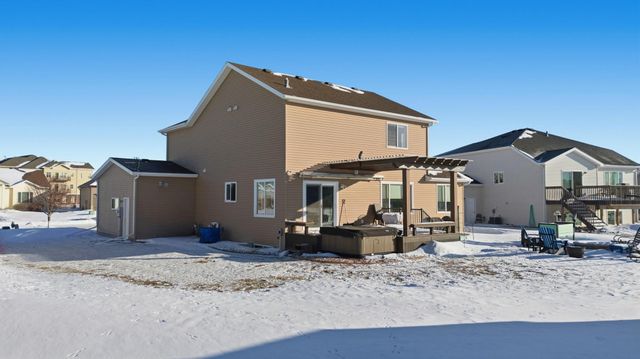 717 35th Avenue E, West Fargo, ND 58078