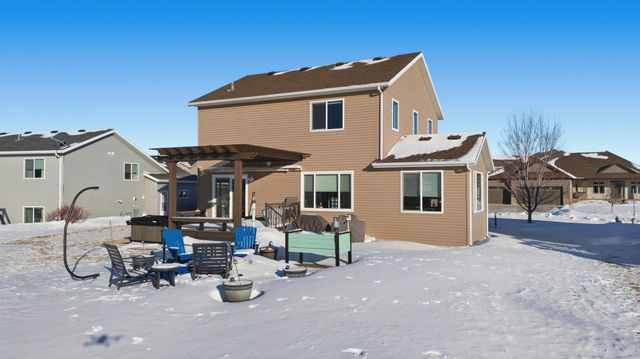 717 35th Avenue E, West Fargo, ND 58078