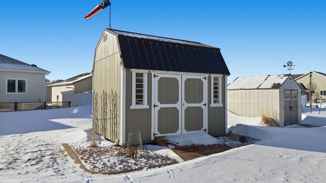 717 35th Avenue E, West Fargo, ND 58078