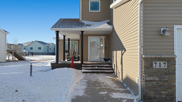 717 35th Avenue E, West Fargo, ND 58078