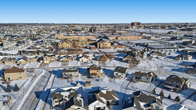 717 35th Avenue E, West Fargo, ND 58078