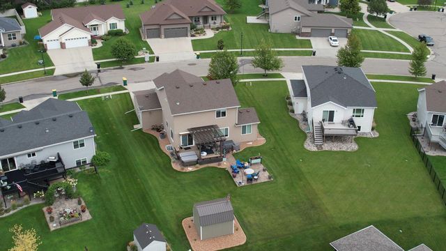 717 35th Avenue E, West Fargo, ND 58078