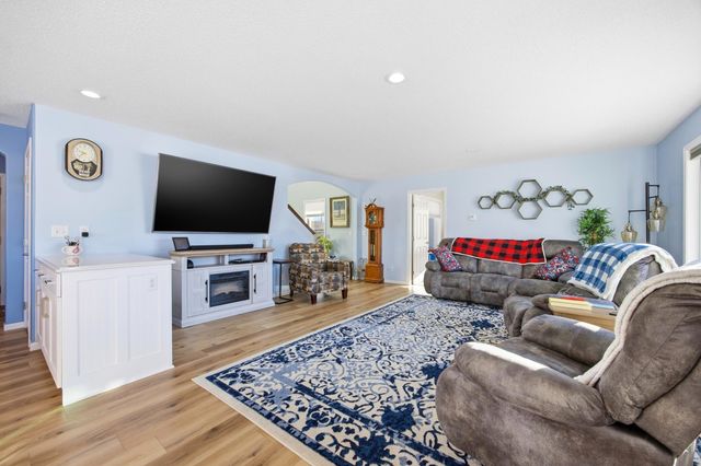 717 35th Avenue E, West Fargo, ND 58078