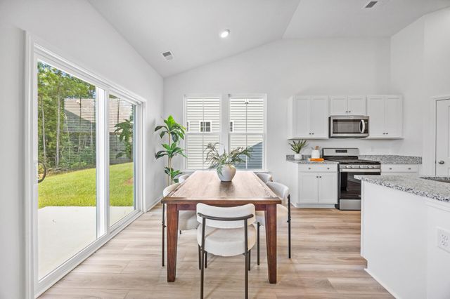 100 Summerwind Drive 123, Summerville, SC 29486