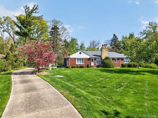 15623 Millar Road, Clinton Charter Township, MI 48036