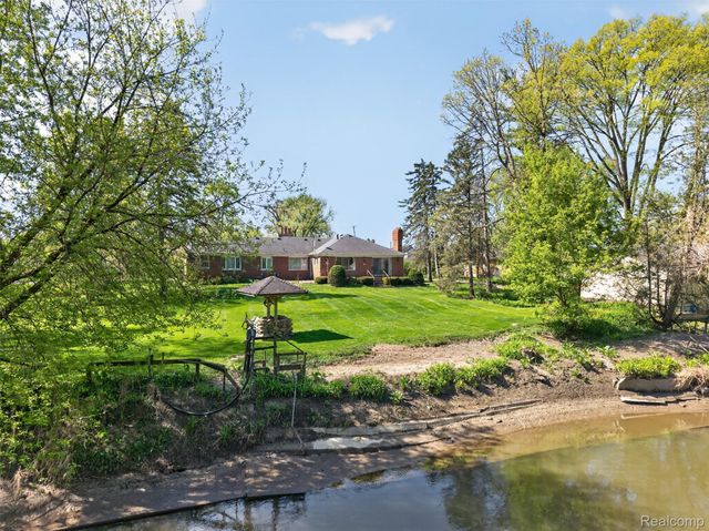 15623 Millar Road, Clinton Charter Township, MI 48036