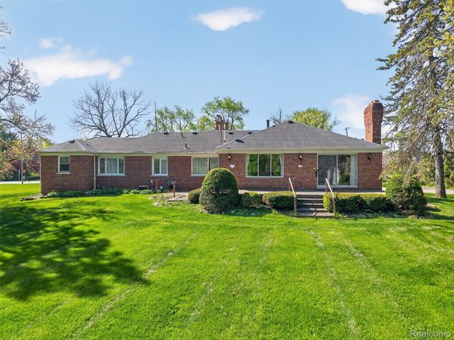 15623 Millar Road, Clinton Charter Township, MI 48036