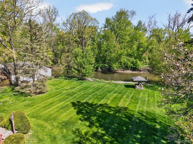 15623 Millar Road, Clinton Charter Township, MI 48036