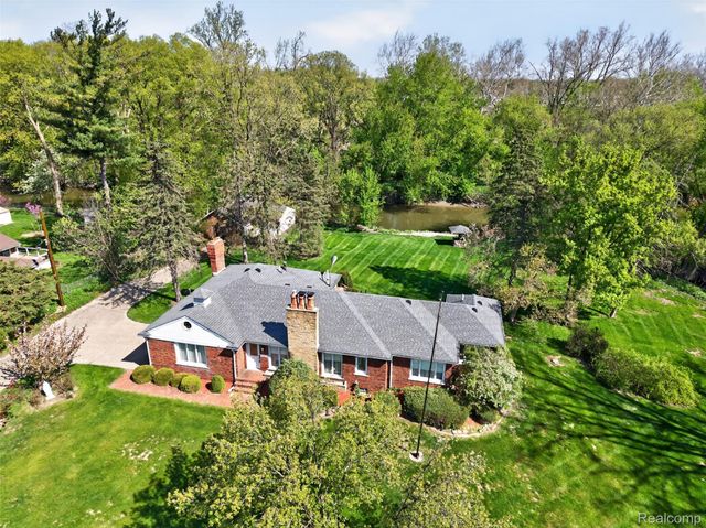 15623 Millar Road, Clinton Charter Township, MI 48036