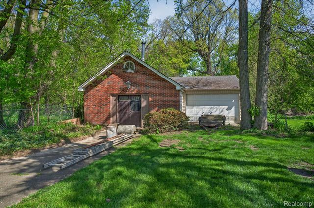 15623 Millar Road, Clinton Charter Township, MI 48036