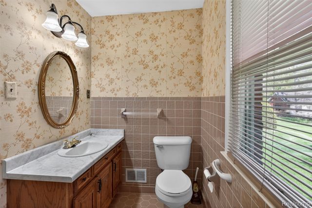 15623 Millar Road, Clinton Charter Township, MI 48036
