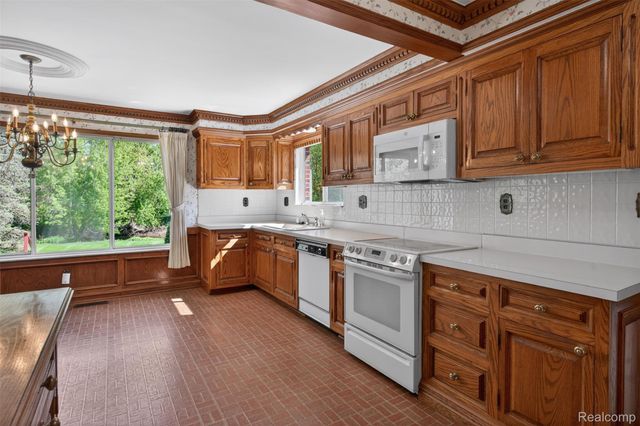 15623 Millar Road, Clinton Charter Township, MI 48036