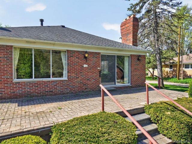 15623 Millar Road, Clinton Charter Township, MI 48036