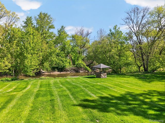 15623 Millar Road, Clinton Charter Township, MI 48036