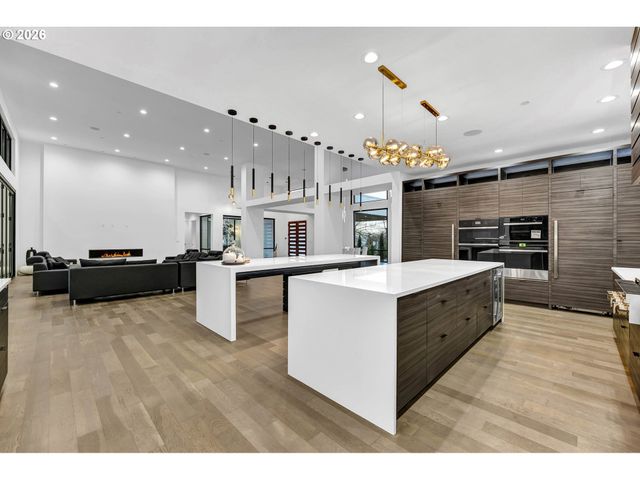 11555 Se HILLTOP Ct, Happy Valley, OR 97086