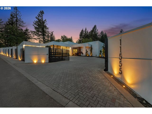 11555 Se HILLTOP Ct, Happy Valley, OR 97086