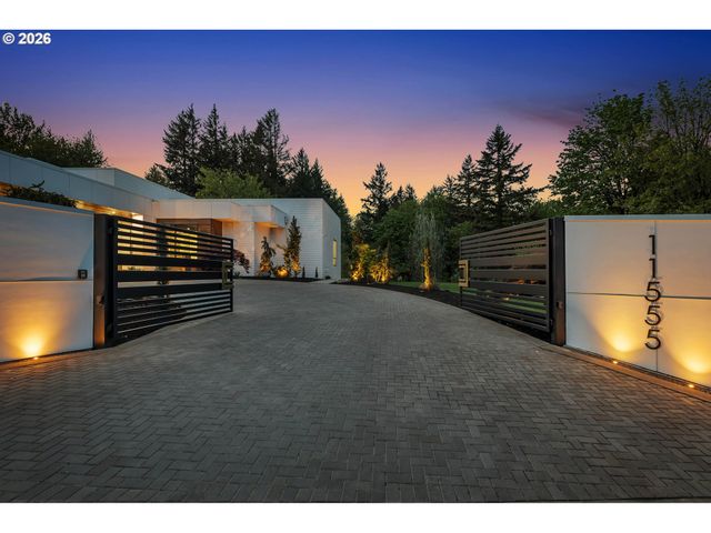 11555 Se HILLTOP Ct, Happy Valley, OR 97086