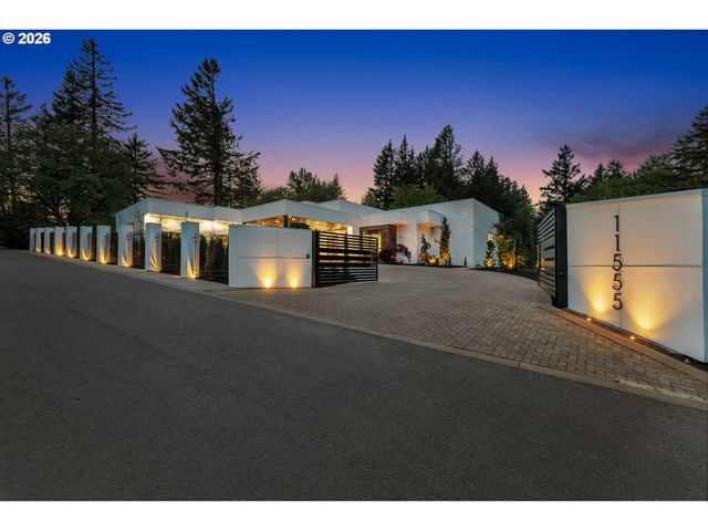 11555 Se HILLTOP Ct, Happy Valley, OR 97086
