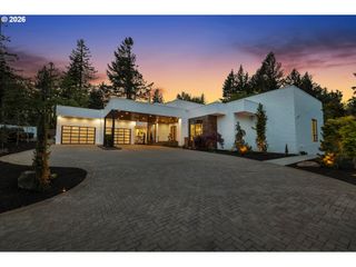 11555 Se HILLTOP Ct, Happy Valley, OR 97086
