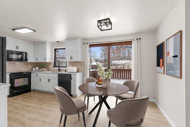 544 SOMERSET DRIVE, Green Bay, WI 54301