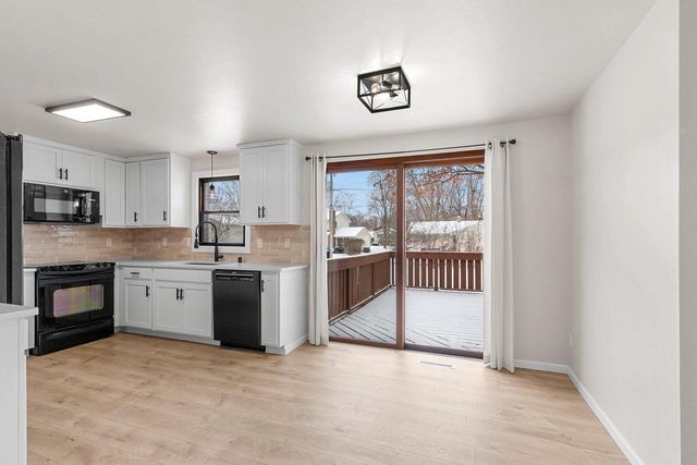 544 SOMERSET DRIVE, Green Bay, WI 54301