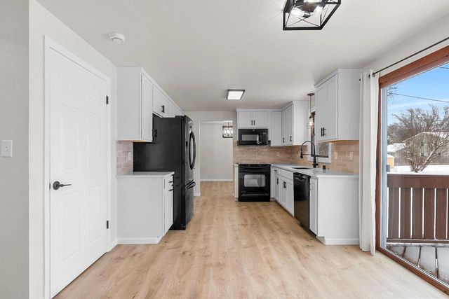 544 SOMERSET DRIVE, Green Bay, WI 54301