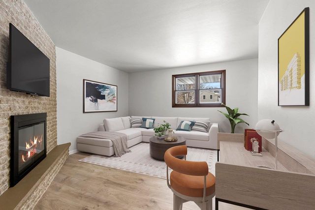 544 SOMERSET DRIVE, Green Bay, WI 54301