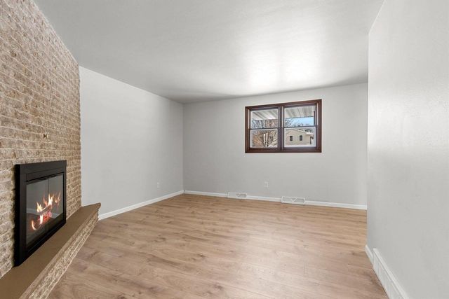 544 SOMERSET DRIVE, Green Bay, WI 54301