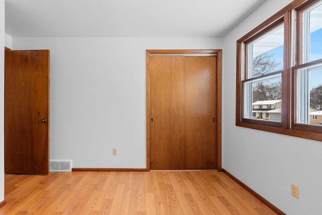 544 SOMERSET DRIVE, Green Bay, WI 54301